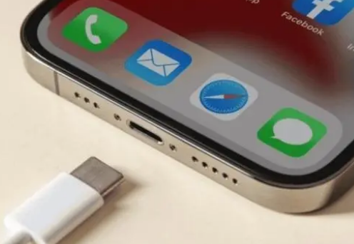 嘉鱼苹果15维修分享iPhone15改USB-C接口后能和安卓用户互借充电器吗 